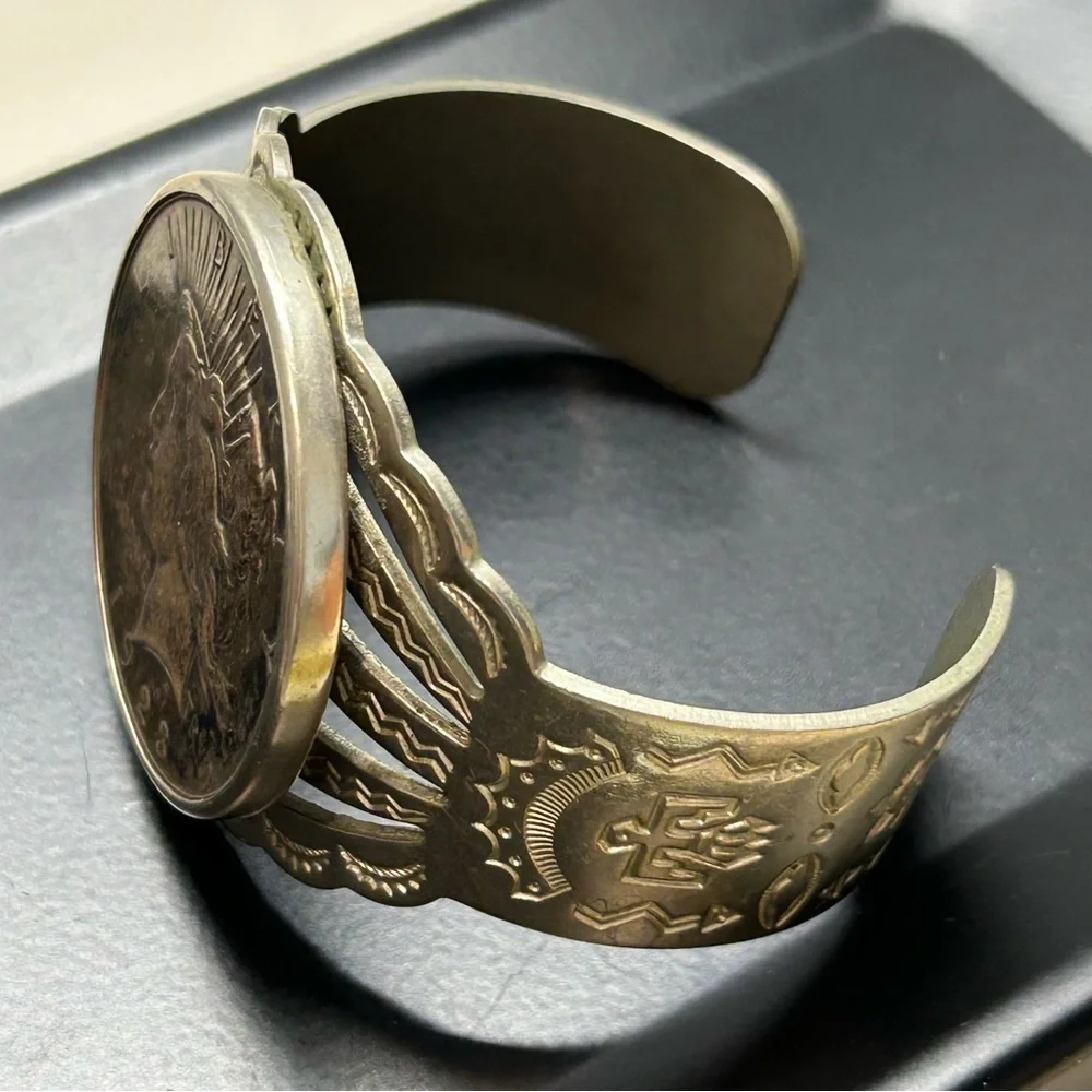 Vtg Antique Fred Harvey Era Navajo-Silver Cuff bracelet, 1923 US Peace Dollar - Picture 8 of 15